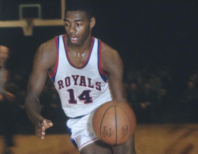 没油了！新赛季断崖式下滑的5位球星：保罗2分被弃，恩比德水了